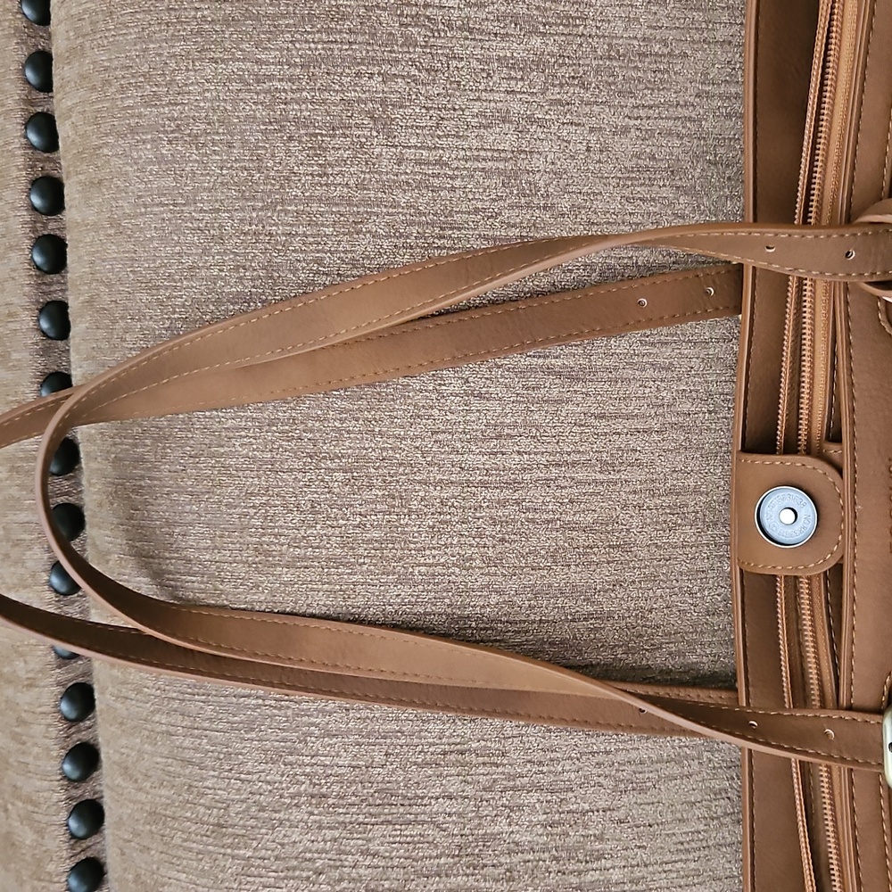 Elegant Tan  Vegan Leather Tote Bag - Picture 3 of 6